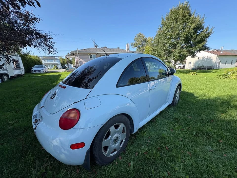 2000 Volkswagen New Beetle - Image 5 of 10