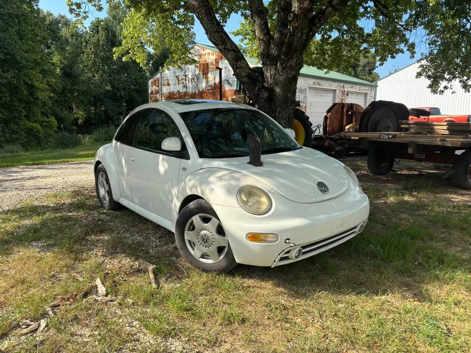 2000 Volkswagen New Beetle - Image 2 of 5