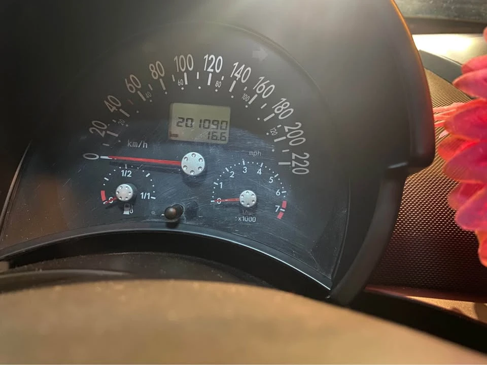 2000 Volkswagen New Beetle - Image 9 of 12