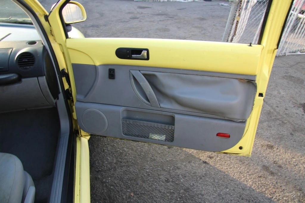 2000 Volkswagen New Beetle - Image 19 of 21