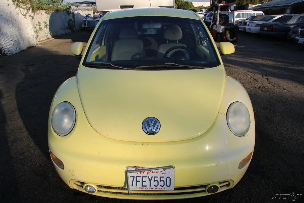 2000 Volkswagen New Beetle - Image 8 of 21