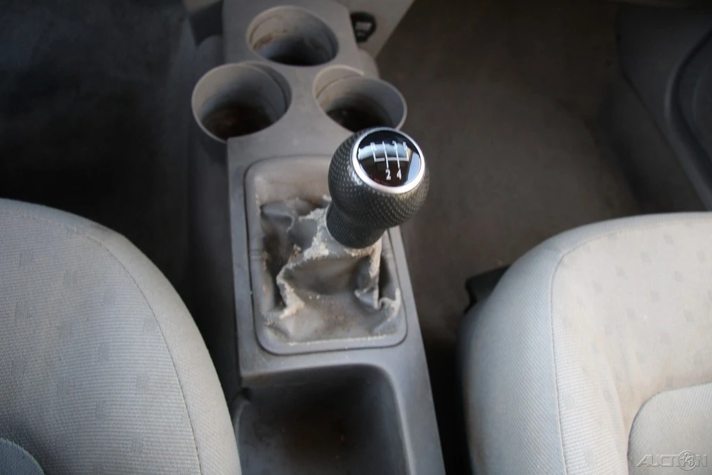 2000 Volkswagen New Beetle - Image 16 of 21