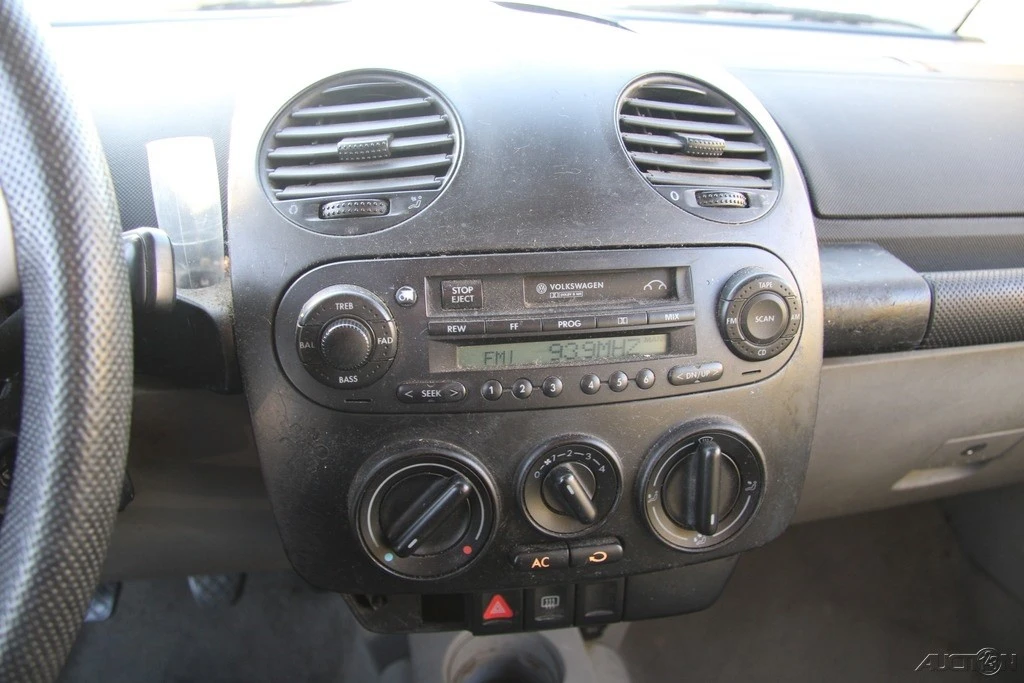 2000 Volkswagen New Beetle - Image 15 of 21