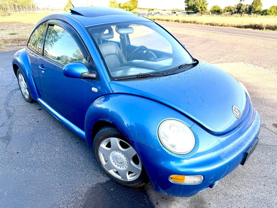 2000 Volkswagen New Beetle - Image 2 of 12