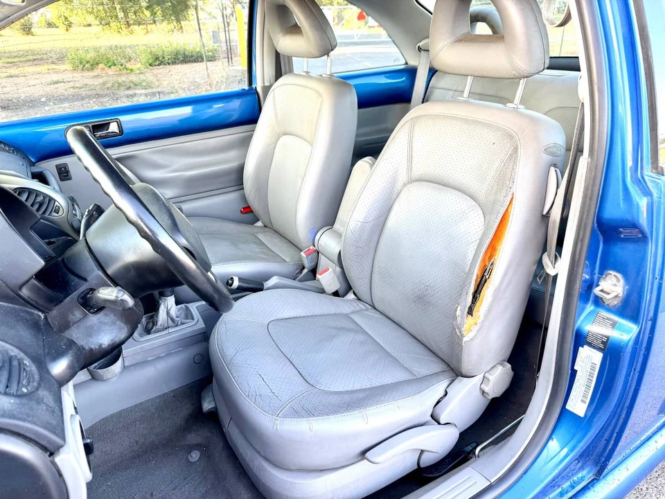 2000 Volkswagen New Beetle - Image 8 of 12