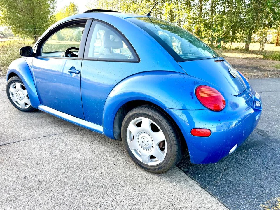 2000 Volkswagen New Beetle - Image 4 of 12