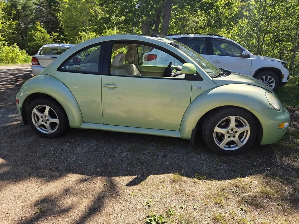 2000 Volkswagen New Beetle - Image 2 of 7