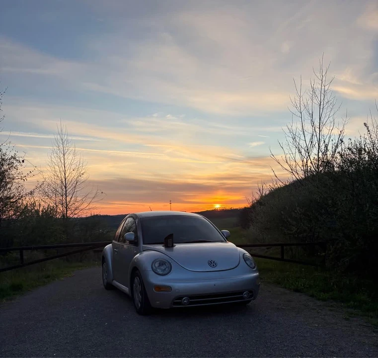 2000 Volkswagen New Beetle - Image 5 of 5