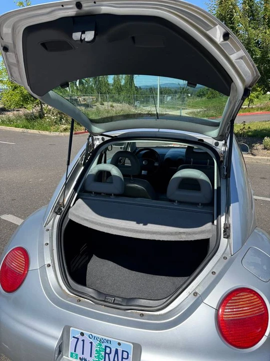 2000 Volkswagen New Beetle - Image 9 of 11