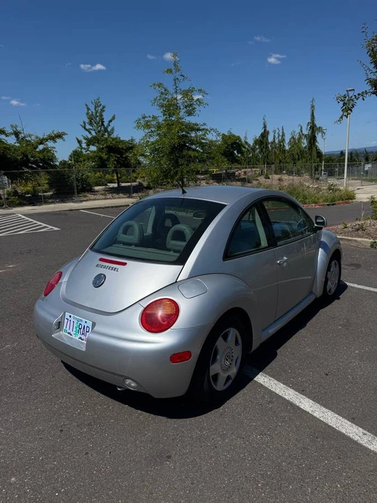 2000 Volkswagen New Beetle - Image 3 of 11