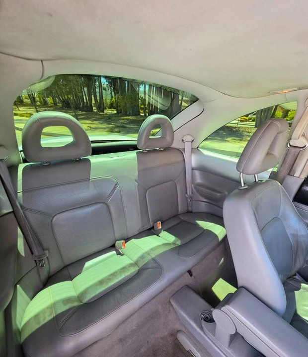 2000 Volkswagen New Beetle - Image 9 of 10