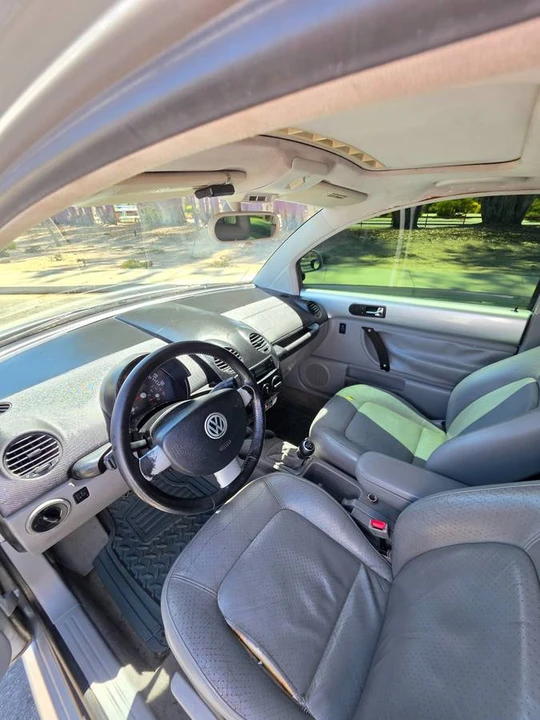 2000 Volkswagen New Beetle - Image 7 of 10