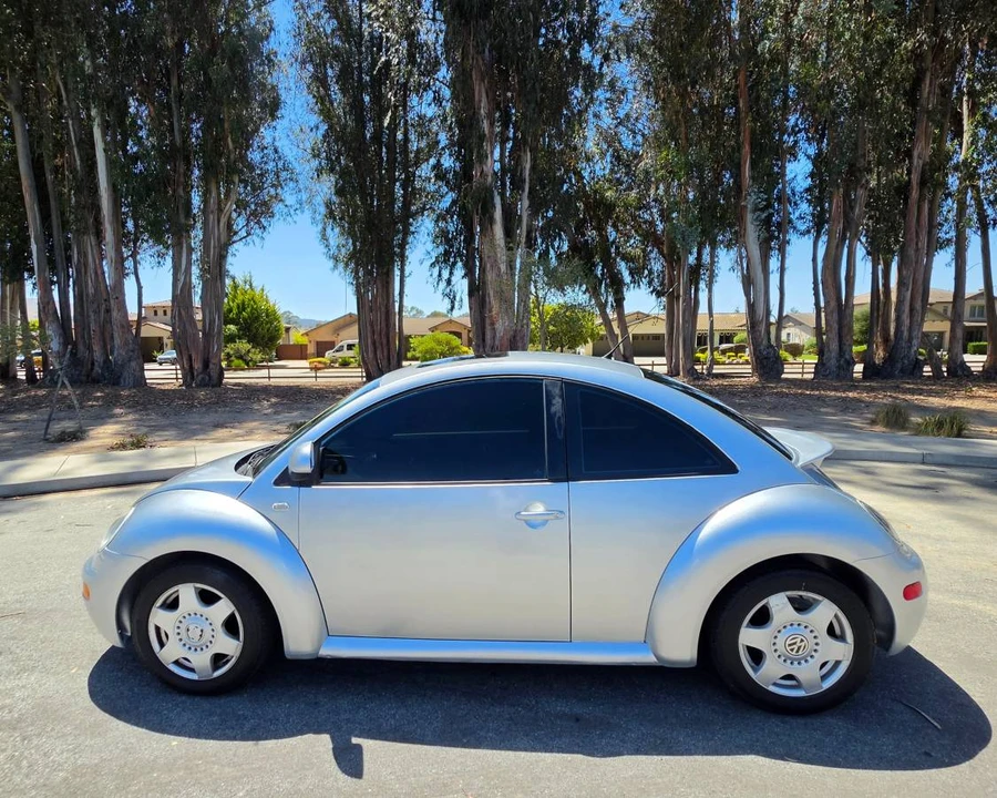2000 Volkswagen New Beetle - Image 3 of 10