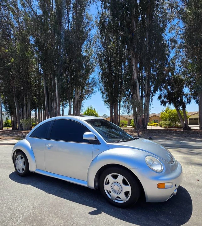 2000 Volkswagen New Beetle - Image 2 of 10