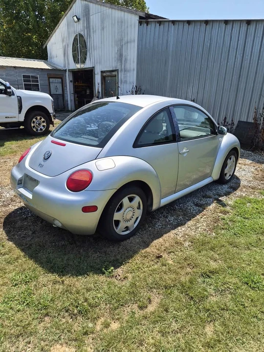 2000 Volkswagen New Beetle - Image 7 of 9