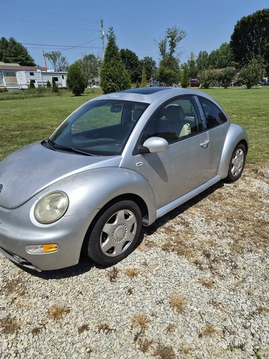 2000 Volkswagen New Beetle - Image 9 of 9