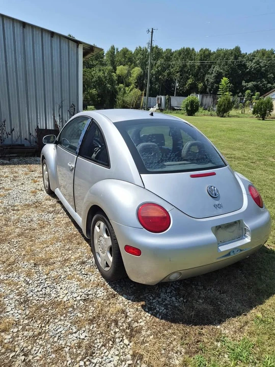 2000 Volkswagen New Beetle - Image 8 of 9