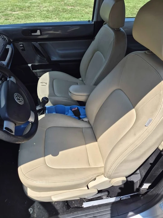 2000 Volkswagen New Beetle - Image 6 of 9