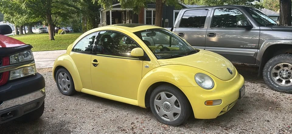 2000 Volkswagen New Beetle - Image 2 of 10
