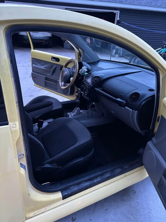 2000 Volkswagen New Beetle - Image 10 of 10
