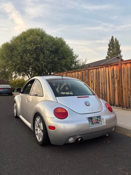 2000 Volkswagen New Beetle - Image 2 of 11