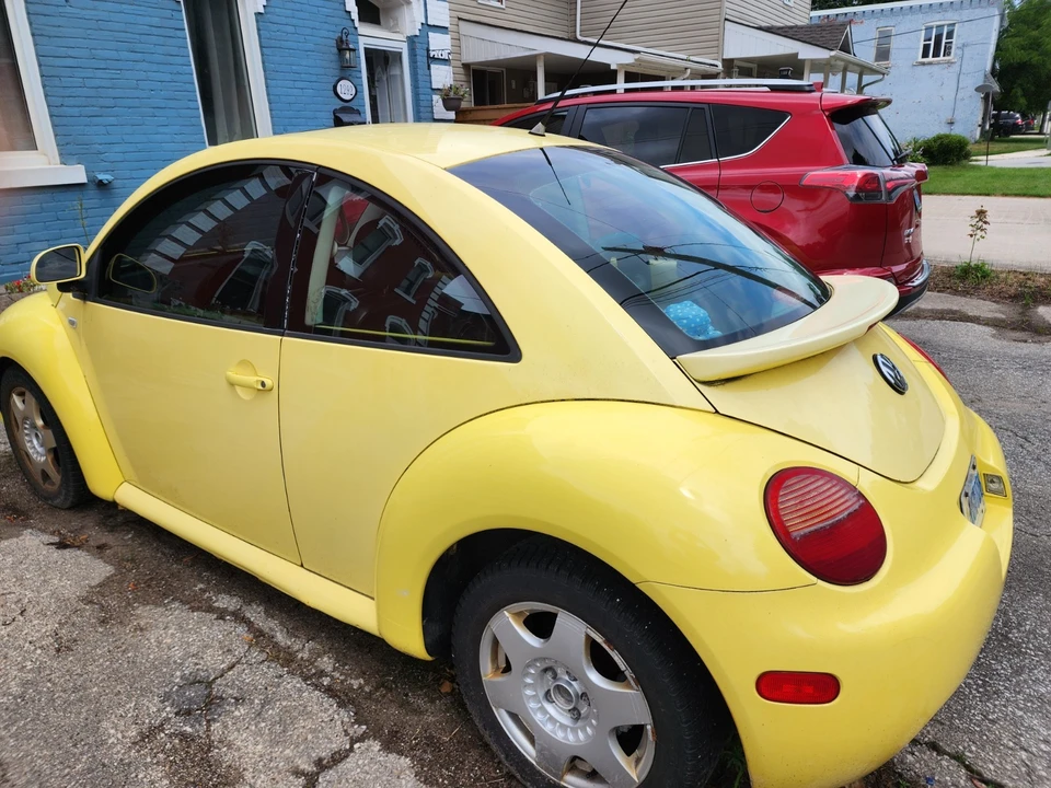 2000 Volkswagen New Beetle - Image 2 of 6