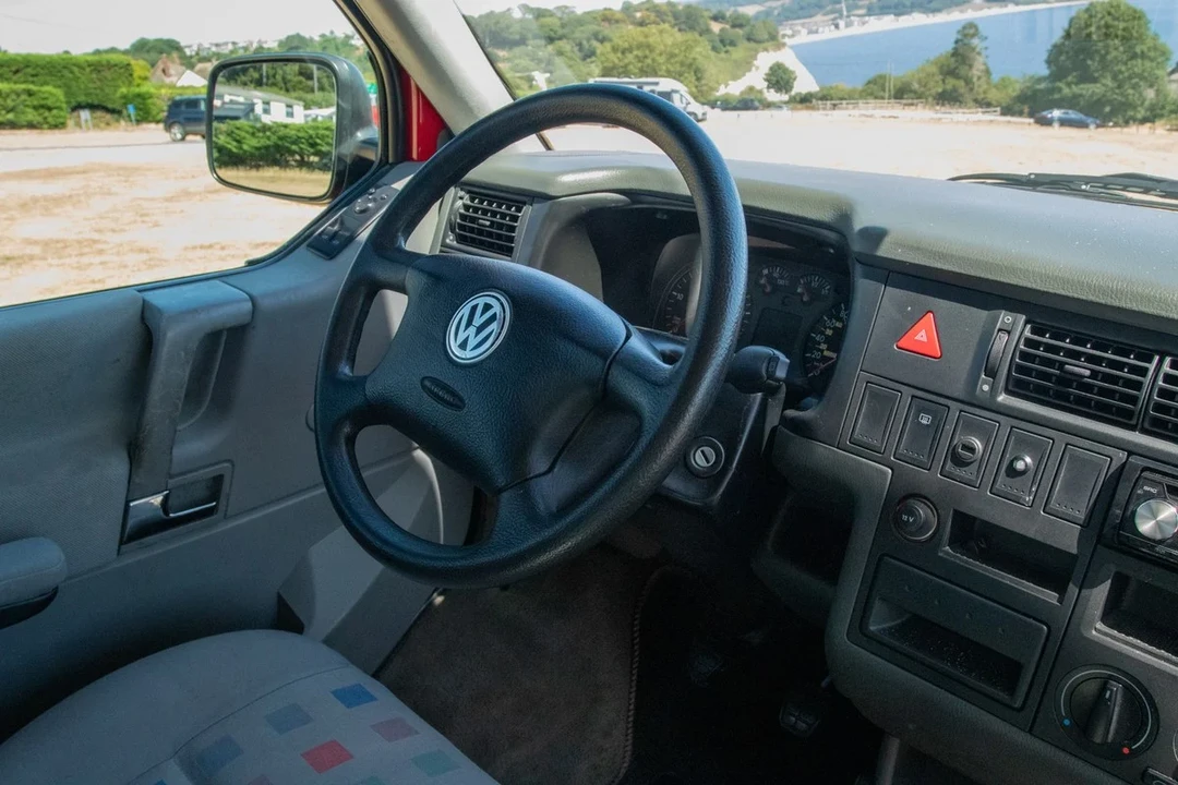 2000 Volkswagen EuroVan - Image 15 of 30