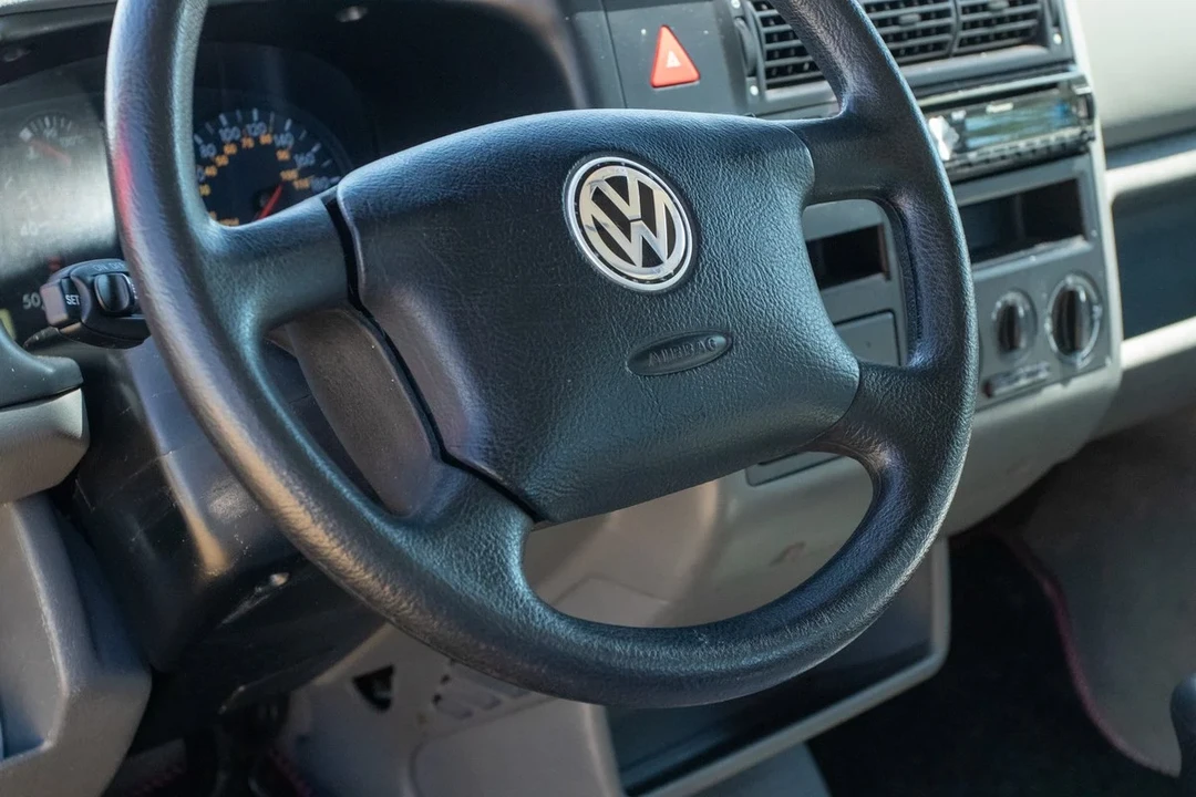 2000 Volkswagen EuroVan - Image 17 of 30