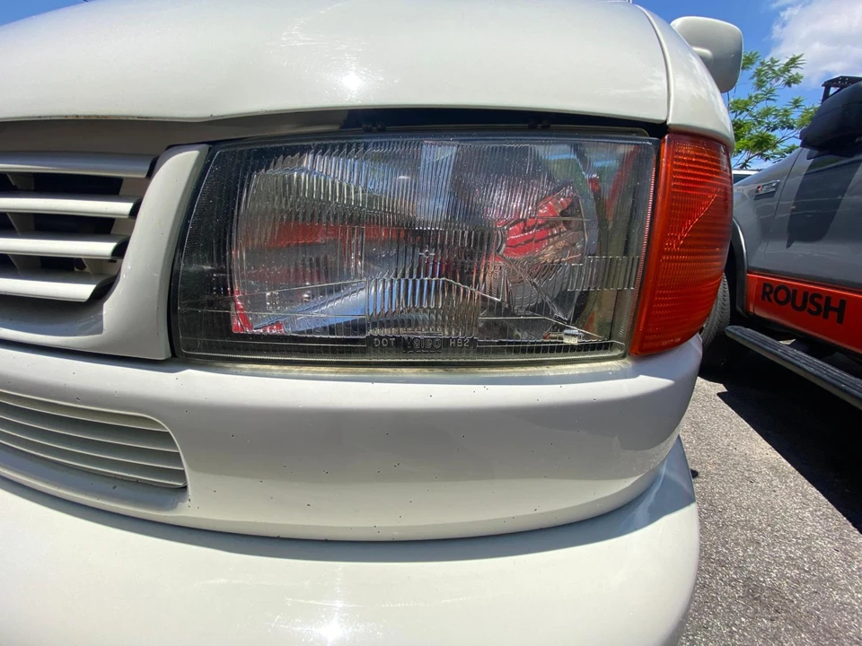 2000 Volkswagen EuroVan - Image 8 of 9