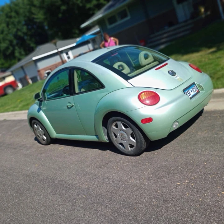 2000 Volkswagen New Beetle - Image 6 of 7