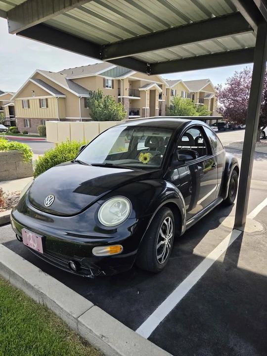2000 Volkswagen New Beetle - Image 2 of 12