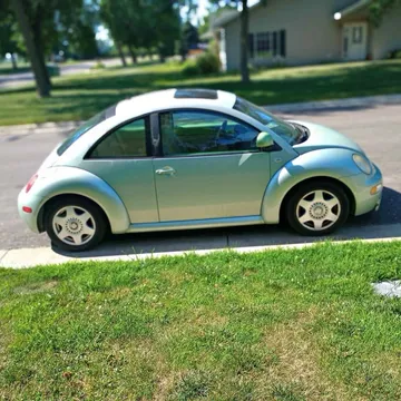 2000 Volkswagen New Beetle 2.5 Hatchback 2D