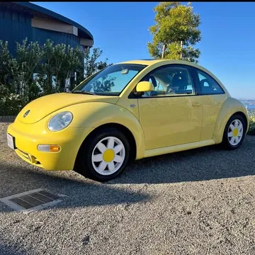 2000 Volkswagen New Beetle GL Hatchback 2D