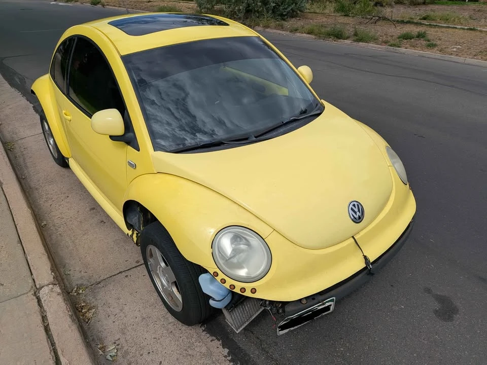2000 Volkswagen New Beetle - Image 2 of 13