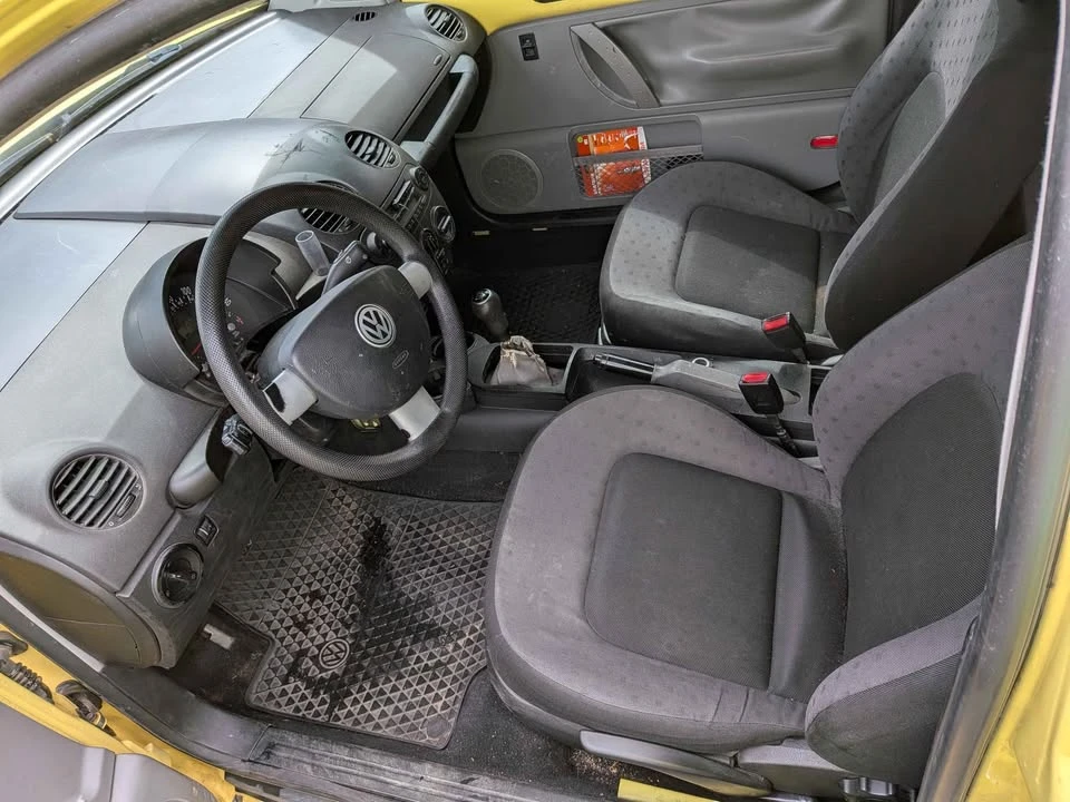 2000 Volkswagen New Beetle - Image 9 of 13