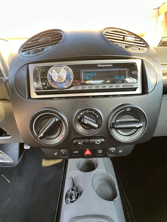 2000 Volkswagen New Beetle - Image 30 of 31