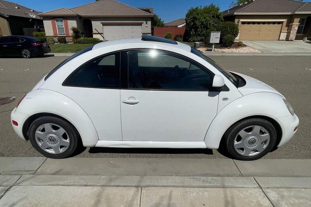 2000 Volkswagen New Beetle - Image 8 of 31