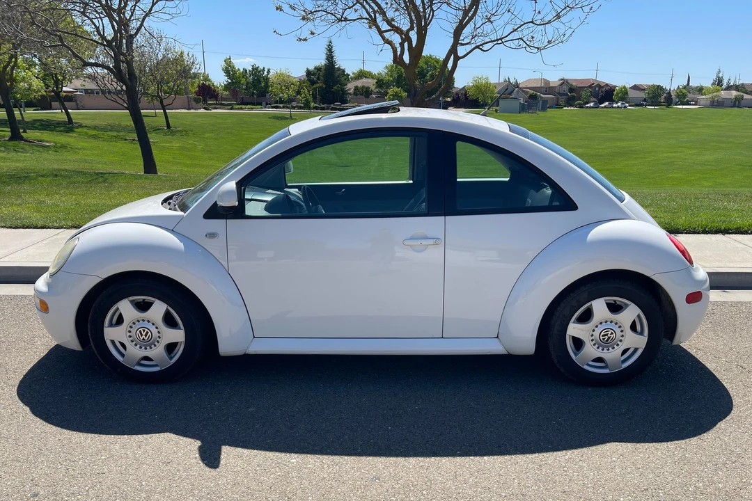 2000 Volkswagen New Beetle - Image 3 of 31
