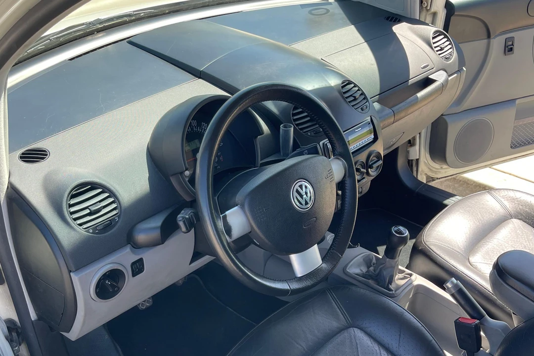 2000 Volkswagen New Beetle - Image 18 of 31