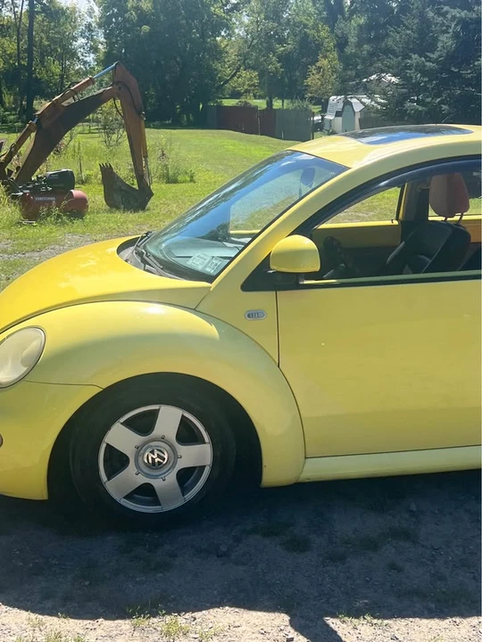 2000 Volkswagen New Beetle - Image 2 of 9