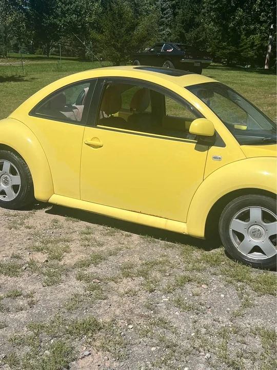 2000 Volkswagen New Beetle - Image 3 of 9
