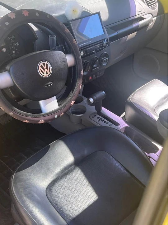 2000 Volkswagen New Beetle - Image 7 of 9