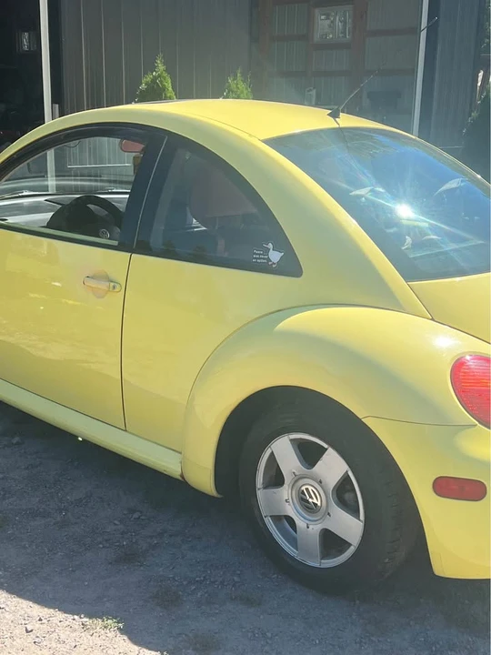 2000 Volkswagen New Beetle - Image 4 of 9