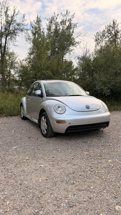 2000 Volkswagen New Beetle - Image 2 of 7