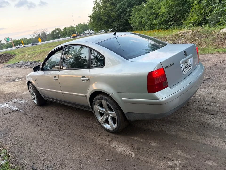2000 Volkswagen Passat - Image 3 of 8