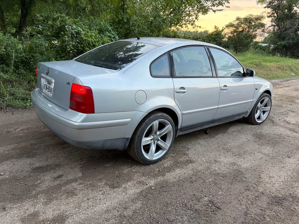 2000 Volkswagen Passat - Image 4 of 8
