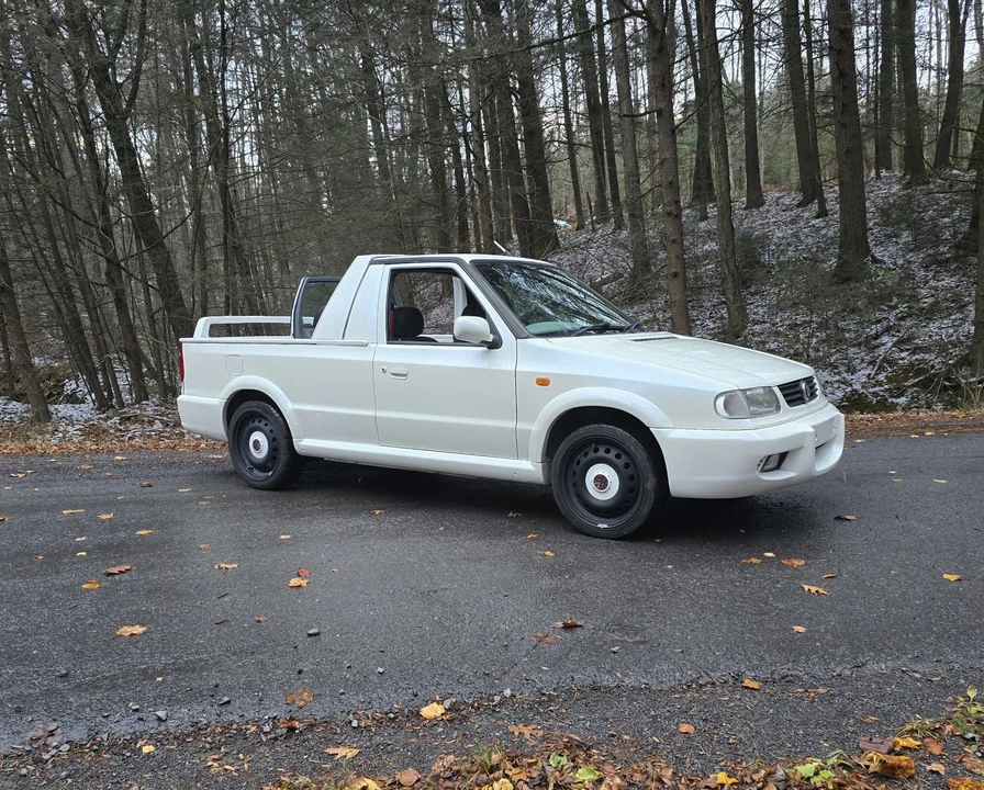 2000 Volkswagen Caddy/Rabbit Pickup - Image 8 of 21