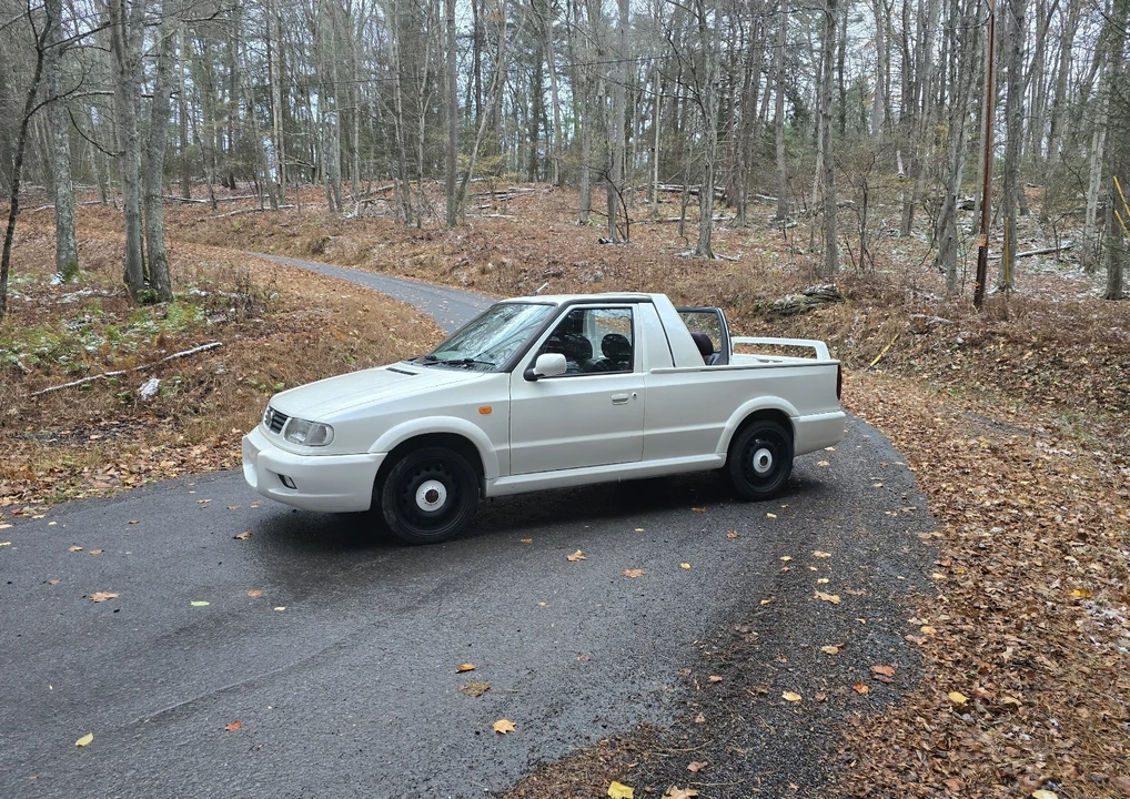 2000 Volkswagen Caddy/Rabbit Pickup - Image 10 of 21