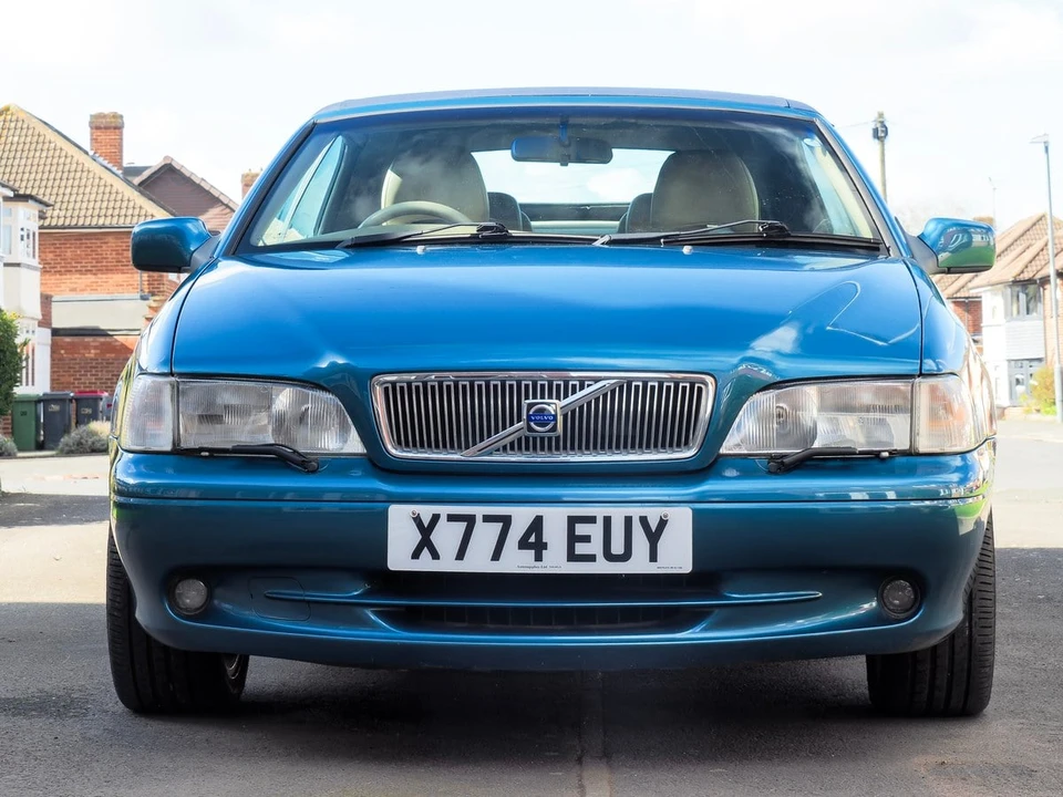 2000 Volvo C70 1st Gen - Image 11 of 30