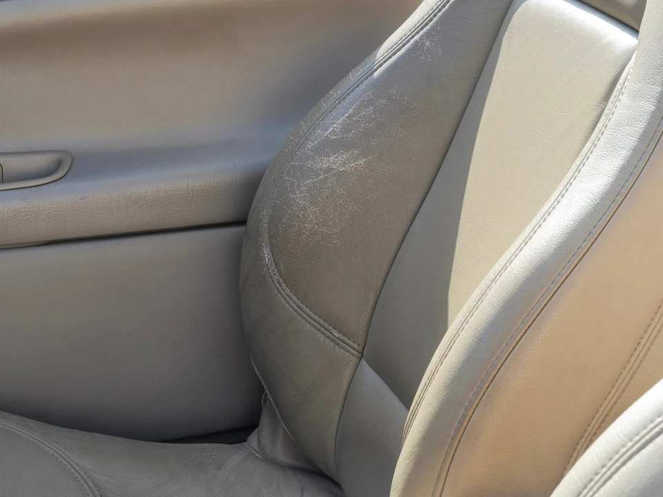 2000 Volvo C70 1st Gen - Image 27 of 30